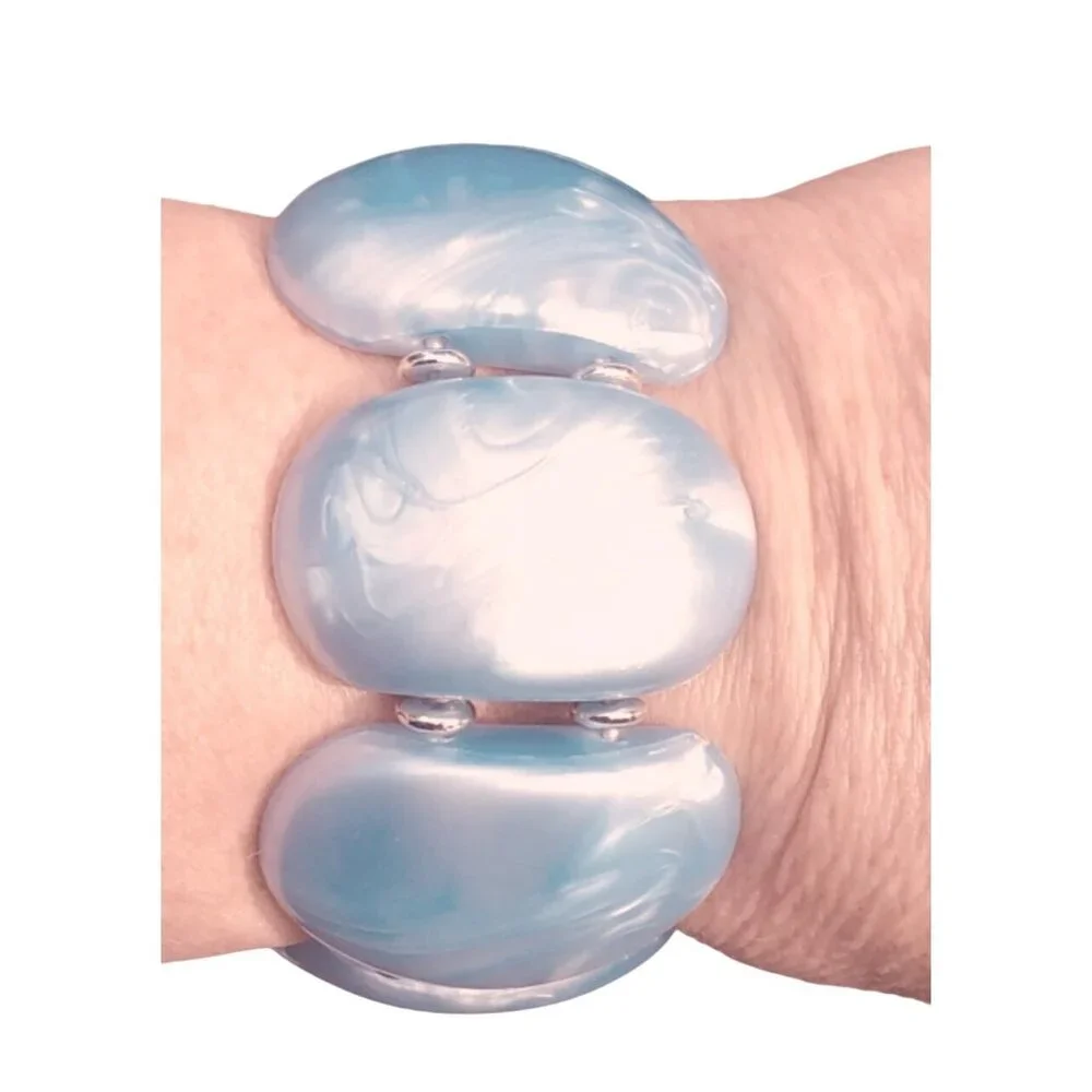 Chunky Vintage Marbled Light Blue Moon Glow Thermoset Lucite Panel Bracelet - Picture 1 of 3